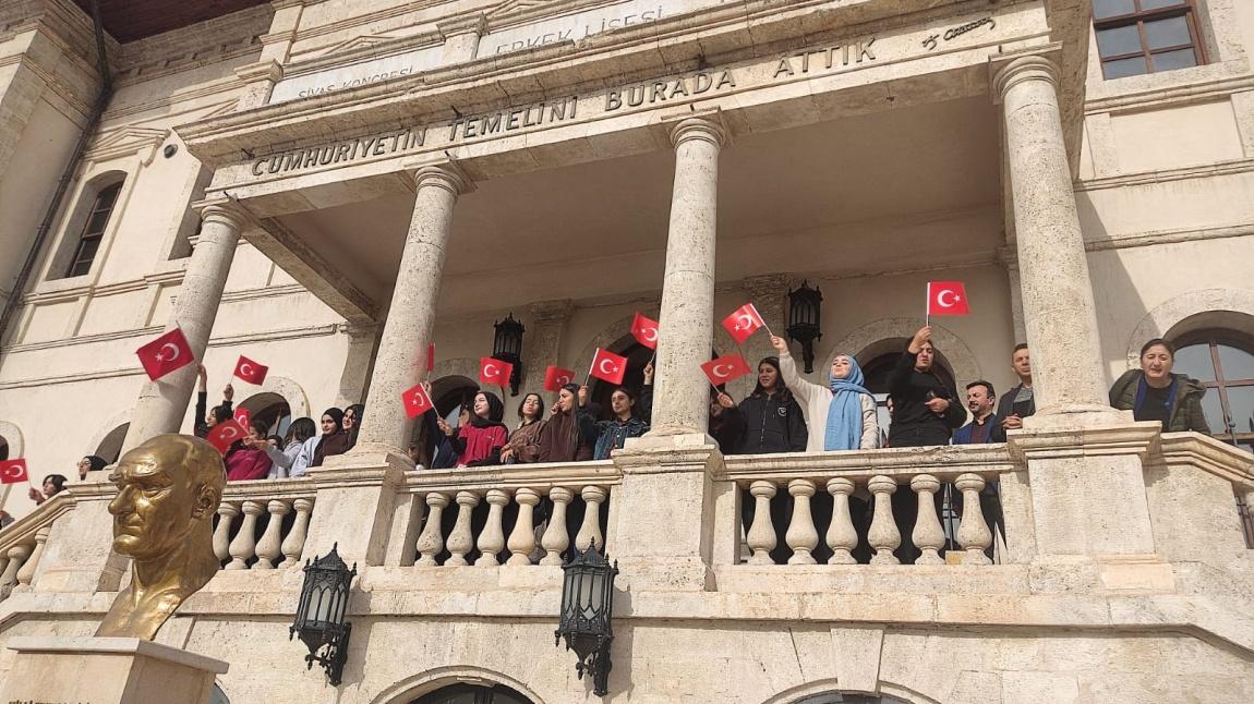 Kütüphanecilik kulübü ve Gezi kulübü olarak Cumhuriyetimizin 100 yılı etkinlikleri kapsamında öğrencilerimizle birlikte müze ziyareti gerçekleştirildi.